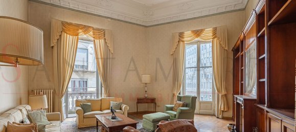 3 bedrooms Apartment in Milan, Italy No. 358870 3