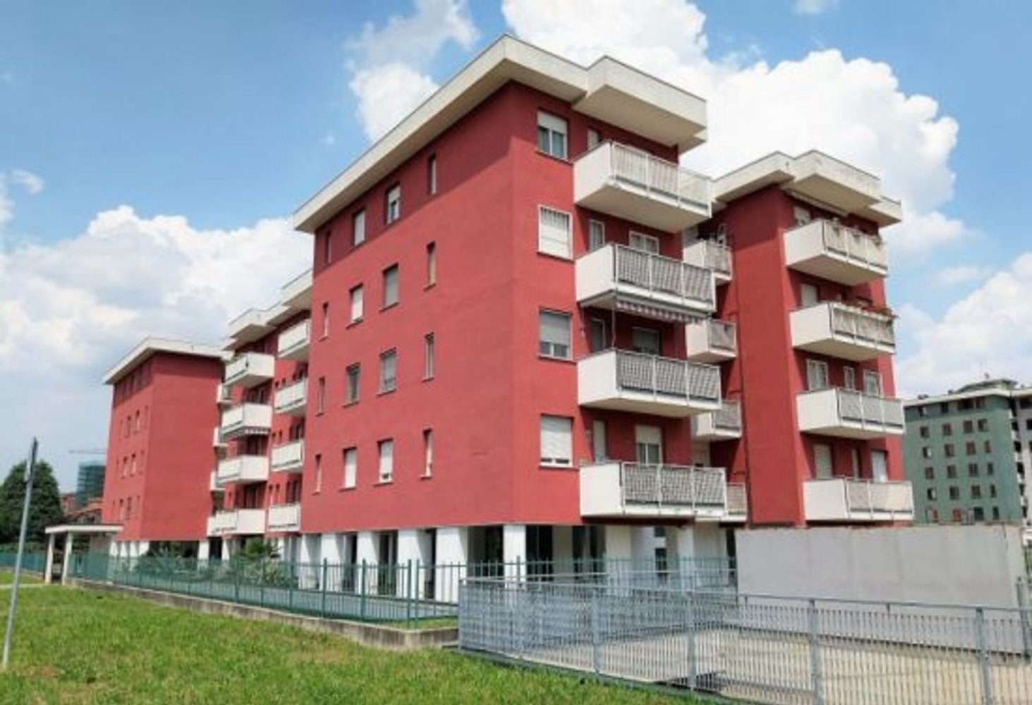 Apartamento de 3 divisões em Garbagnate Milanese, Italy N.º 6893