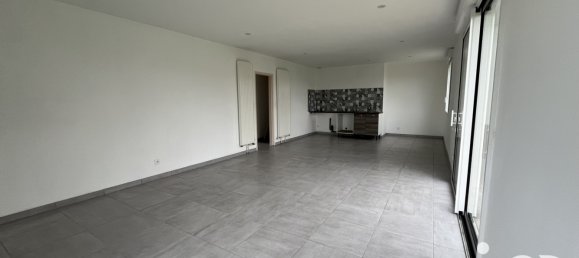 2 Schlafzimmer Haus in Pouzay, France, Nr. 236099 3