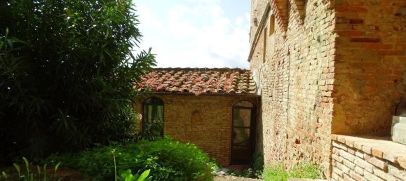 13 غرف نوم بناية في San Miniato, Italy رقم 168258 14