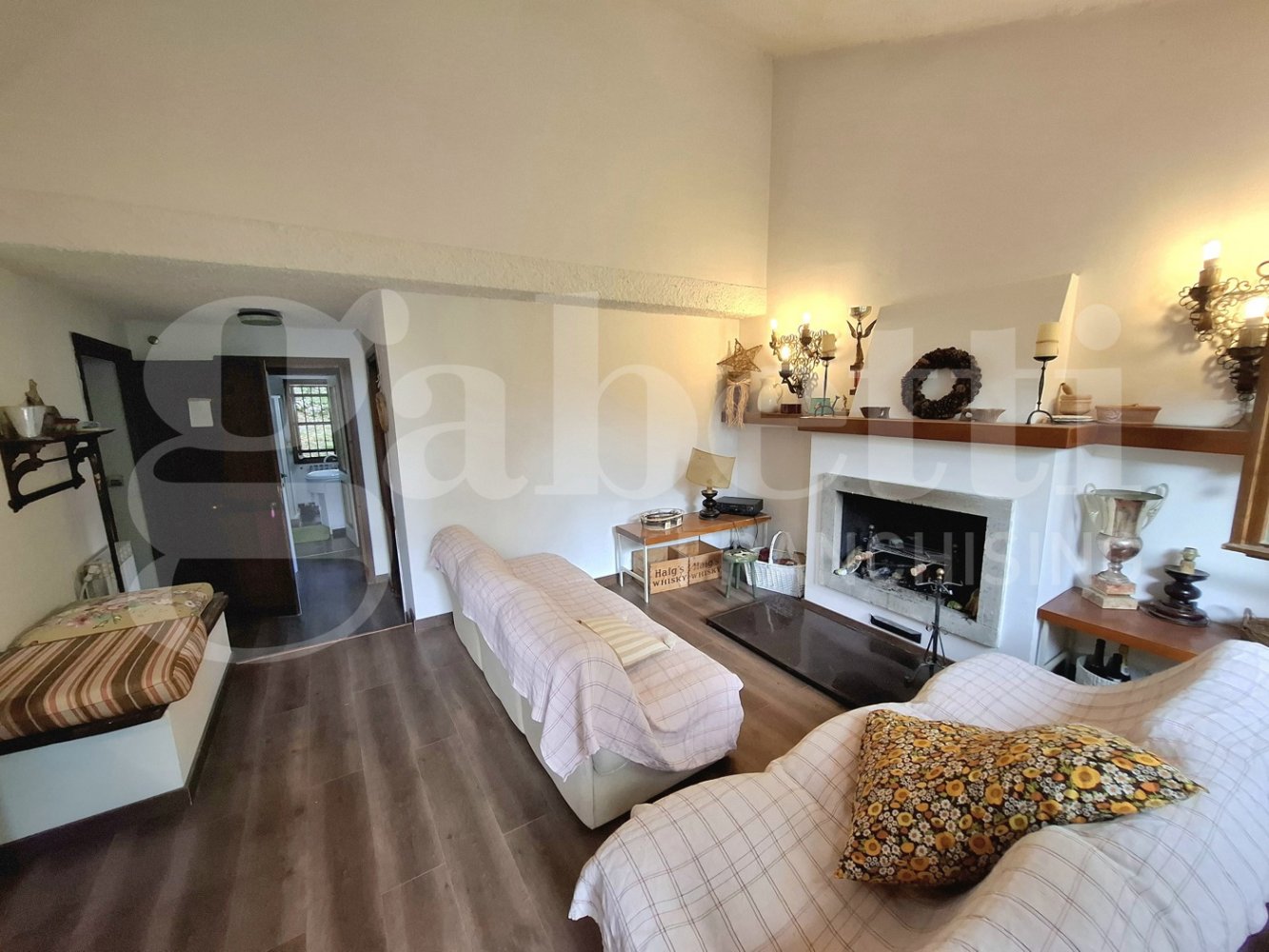 Apartamento T3 em Rocca di Cambio, Italy N.º 271826