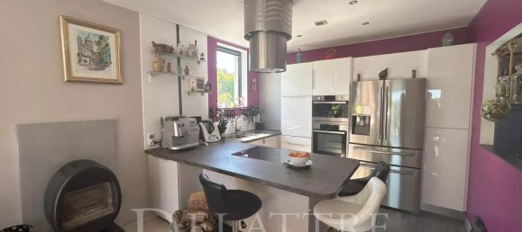 3 bedrooms Villa in Opio, France No. 298341 9