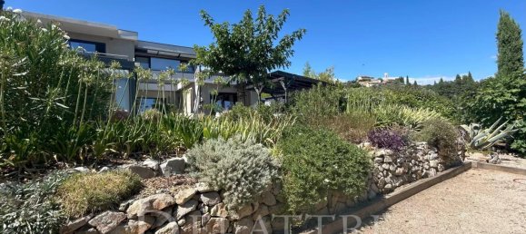 3 bedrooms Villa in Opio, France No. 298341 4