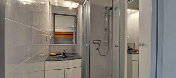 1 bedroom Apartment in Saint-Raphael, France No. 190393 4