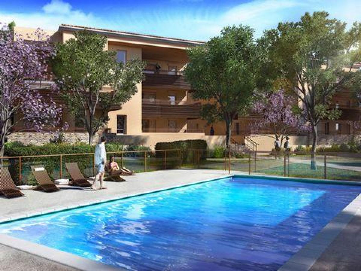 Studio à condo à Nîmes, France No. 35832