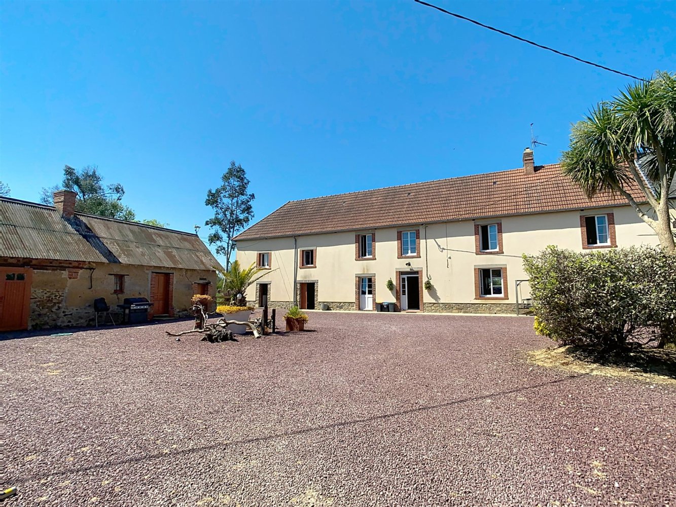 3 bedrooms House in Manche, France No. 307000