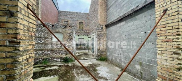 3 bedrooms House in Pordenone, Italy No. 325807 9