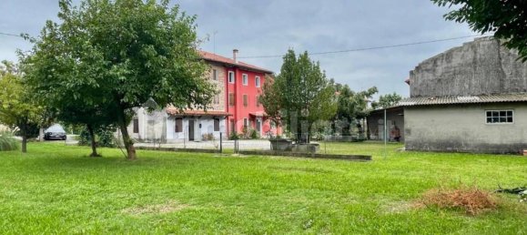 3 bedrooms House in Pordenone, Italy No. 325807 12