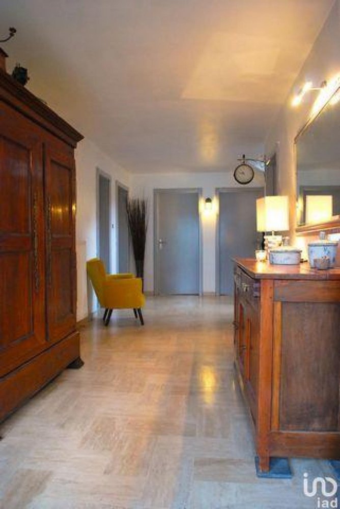 Casa de 5 dormitorios en Metz, France No. 7907