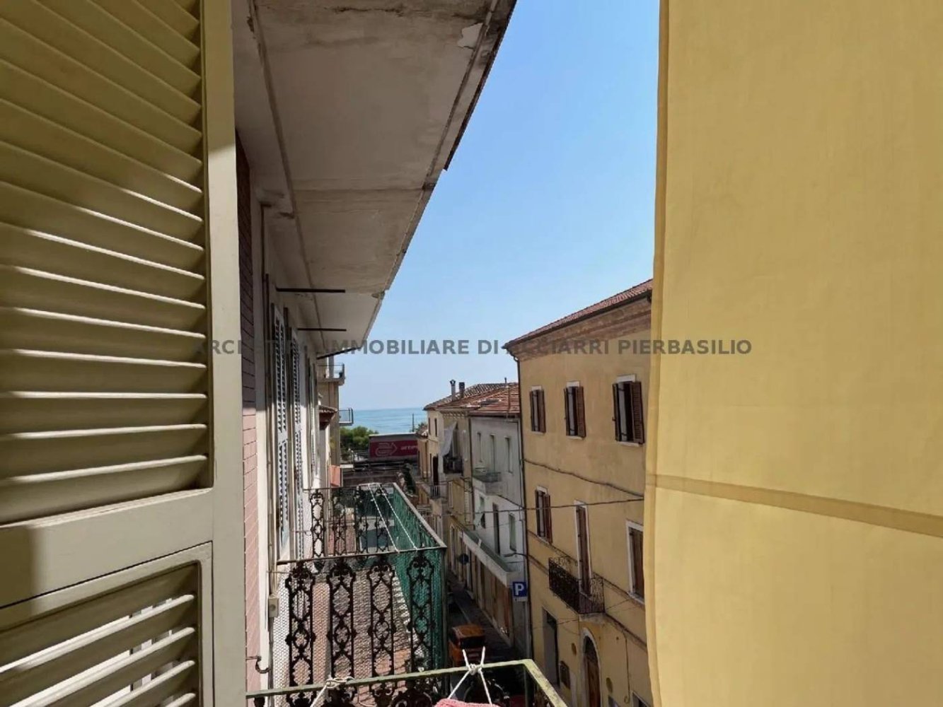 Apartamento de 4 dormitorios en Cupra Marittima, Italy No. 154840