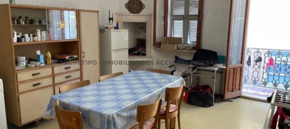Apartamento de 4 dormitorios en Cupra Marittima, Italy No. 154840 3