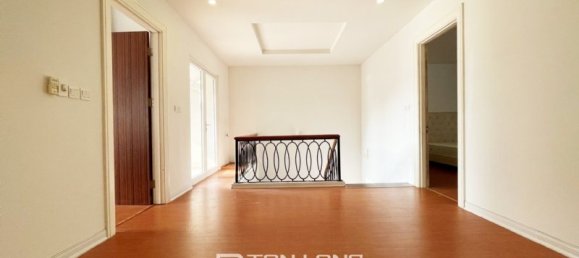 Villa T3 em Long Bien, Vietnam N.º 734 5