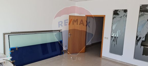 Propriété commerciale à Caldas da Rainha, Portugal 140m² No. 169081 3