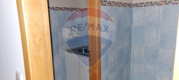 Propriété commerciale à Caldas da Rainha, Portugal 140m² No. 169081 4