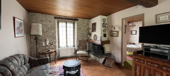 Casa de 4 dormitorios en Sours, France No. 68653 2