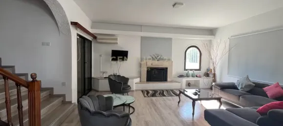 8 bedrooms Villa in Limassol, Cyprus No. 4484 3