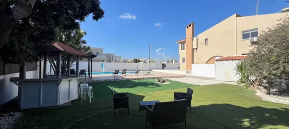 8 bedrooms Villa in Limassol, Cyprus No. 4484 12