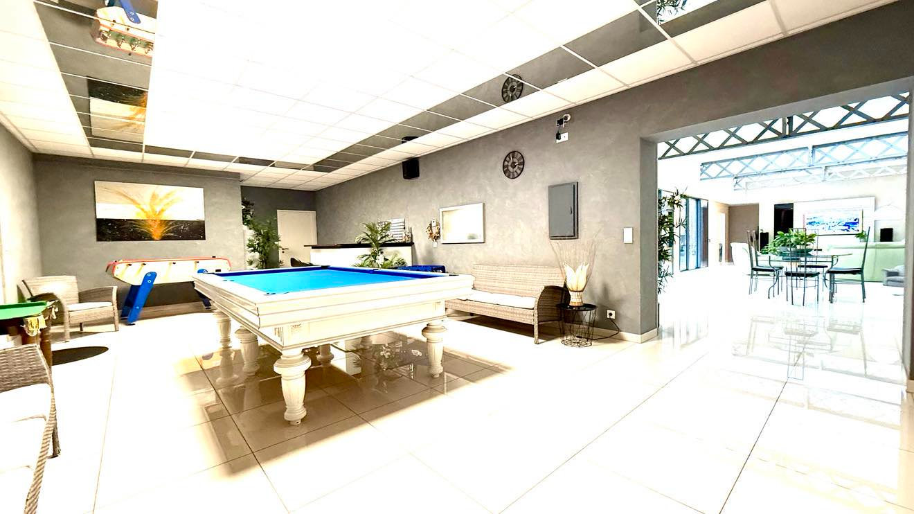 3 chambres Maison à Sainte-Savine, France No. 158084