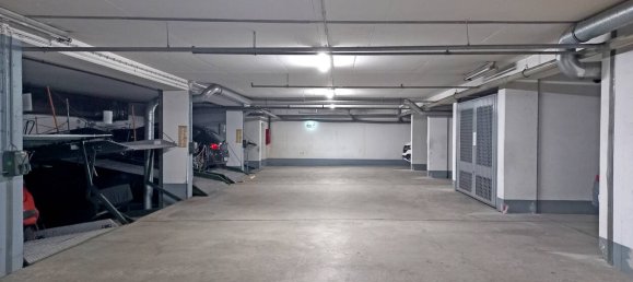 Parking à Munich, Germany No. 212279 8