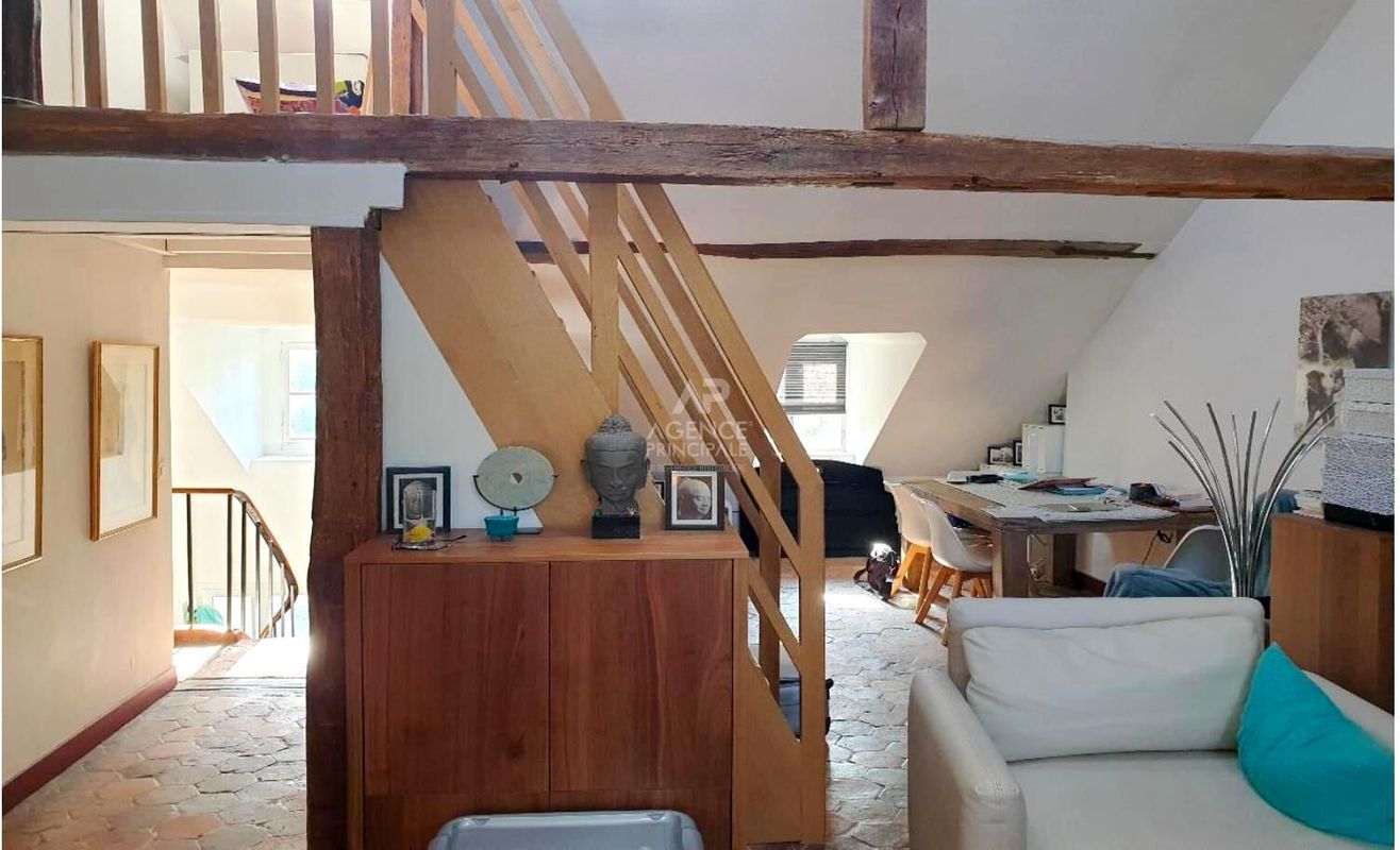 2 bedrooms Apartment in Versailles, France No. 291745