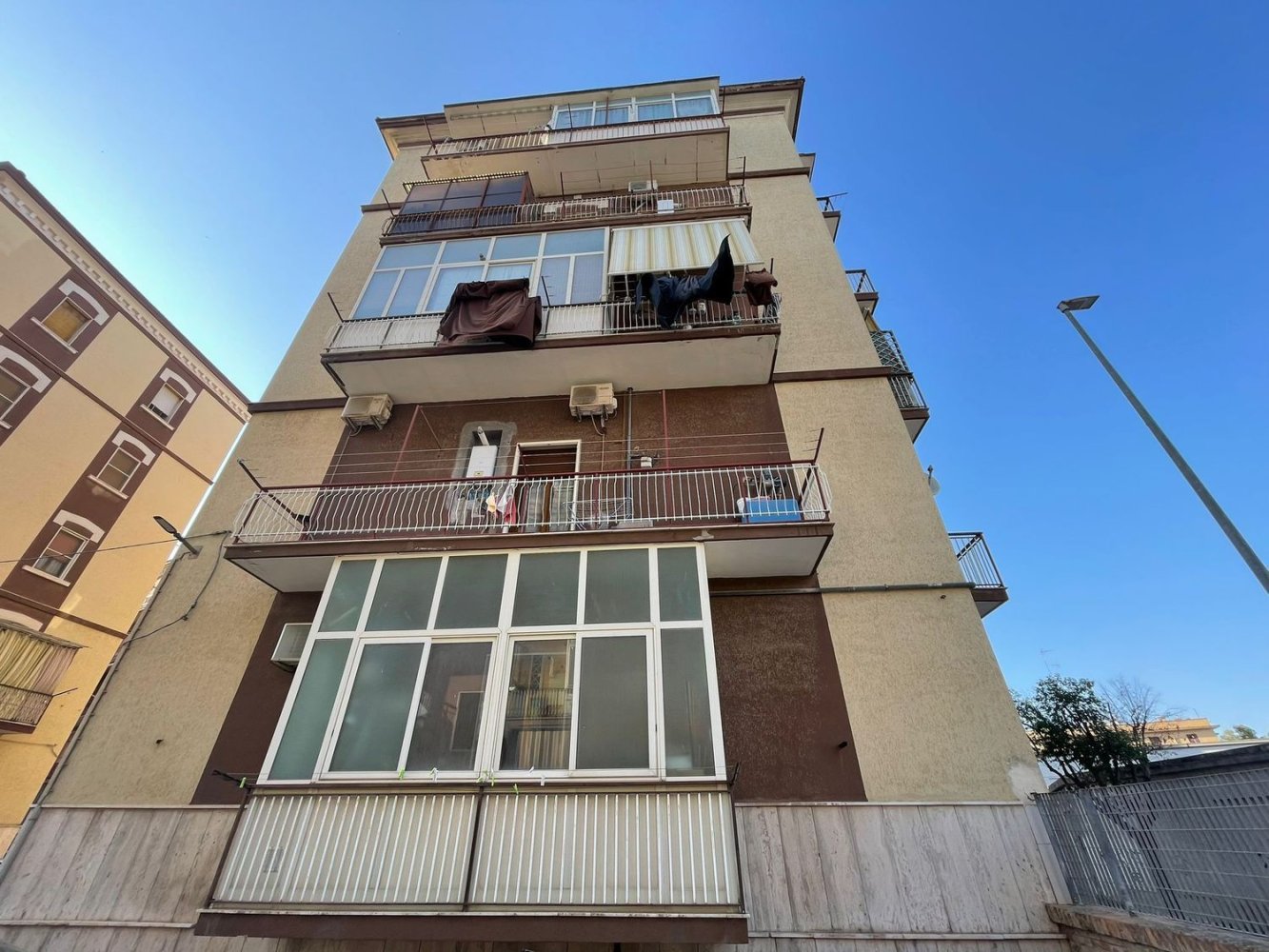 Apartamento de 3 dormitorios en Foggia, Italy No. 376668