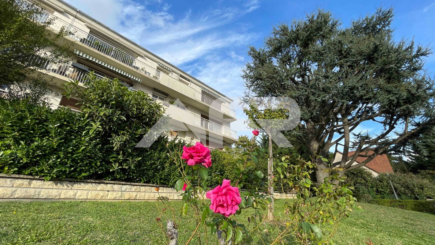 3 Schlafzimmer Wohnung in Chatou, France, Nr. 167838