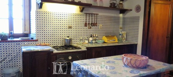 6 bedrooms House in Lucca, Italy No. 47963 12