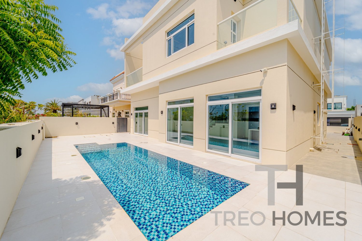 5 bedrooms Villa in Jumeirah Park, UAE No. 33266