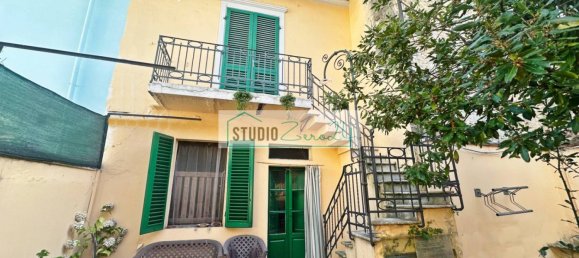 5 Schlafzimmer Haus in Viareggio, Italy, Nr. 48011 22