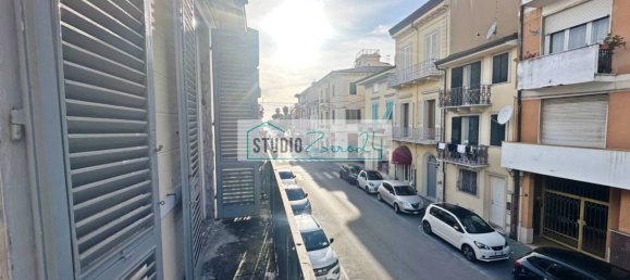 5 Schlafzimmer Haus in Viareggio, Italy, Nr. 48011 25