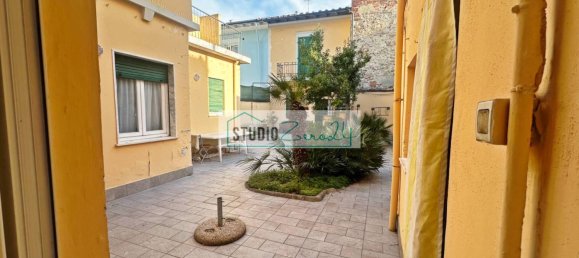 5 Schlafzimmer Haus in Viareggio, Italy, Nr. 48011 17