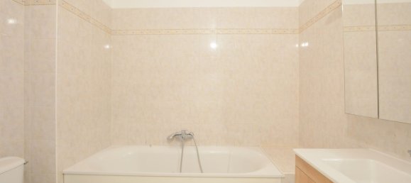 4 bedrooms Apartment in Courbevoie, France No. 137055 12