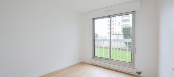 4 bedrooms Apartment in Courbevoie, France No. 137055 9