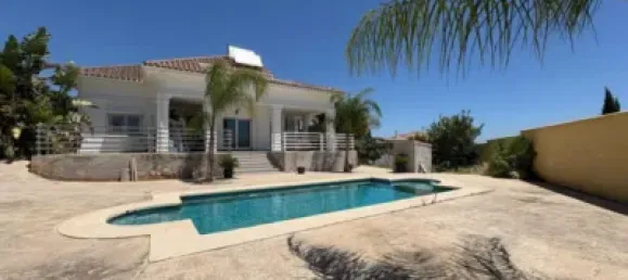 4 bedrooms House in Cadiz, Spain No. 170620 3