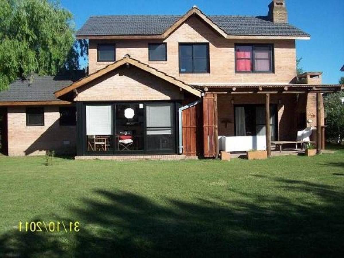 3 bedrooms House in Pilar, Argentina No. 74388