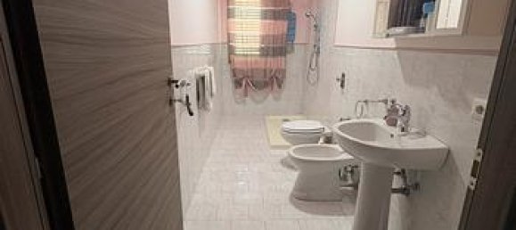 7 rooms Apartment in Palermo, Italy No. 278852 4