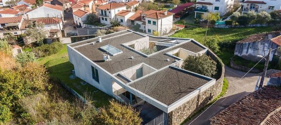 6 bedrooms House in Miranda do Corvo, Portugal No. 165309 48