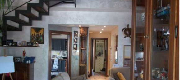 7 rooms Apartment in Varese, Italy No. 182586 11