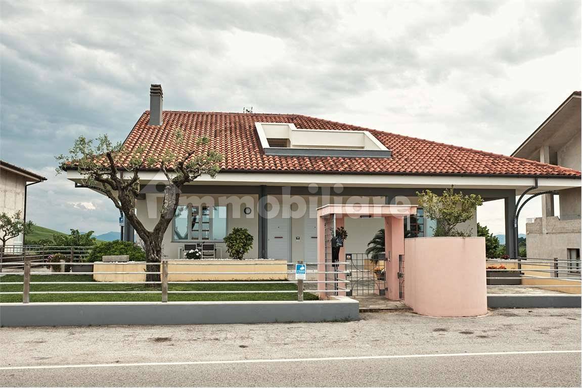 5 Schlafzimmer Wohnung in Ancona, Italy, Nr. 350927