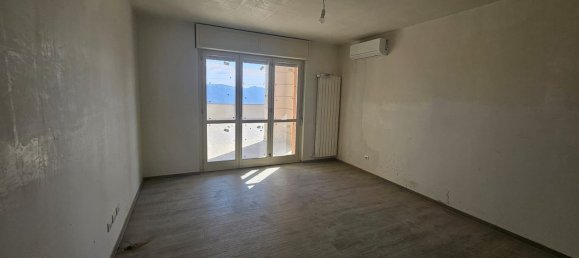 3 rooms Apartment in Pella, Italy No. 195522 13
