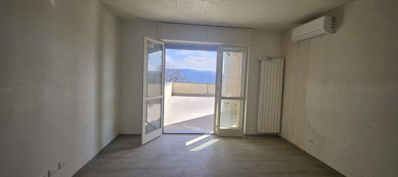 3 rooms Apartment in Pella, Italy No. 195522 14