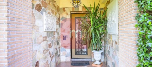 7 غرف نوم فيلا في Guidonia Montecelio, Italy رقم 370829 4