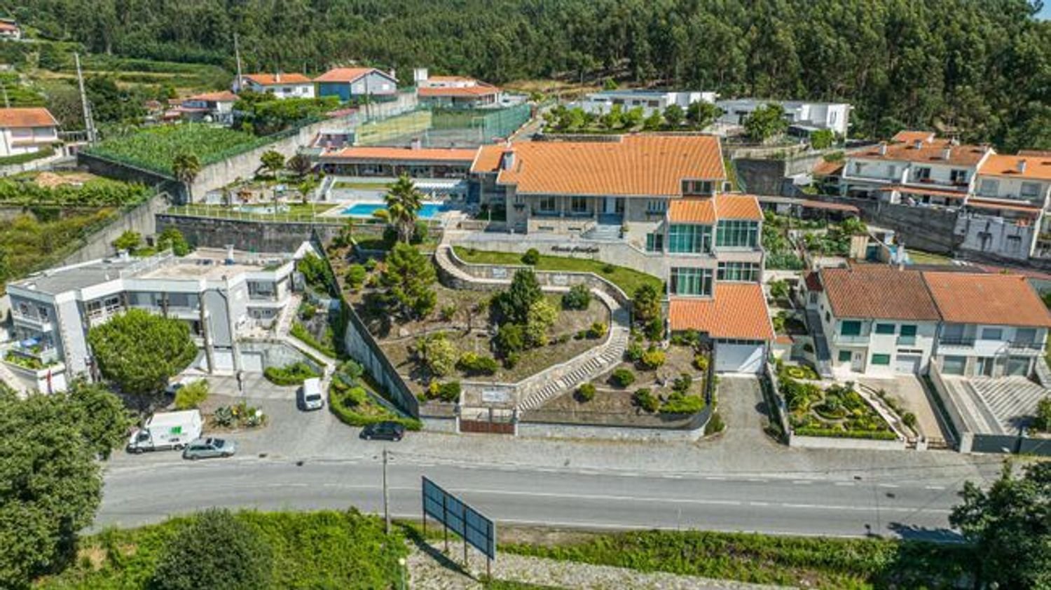 8 bedrooms House in Esporoes, Portugal No. 166357