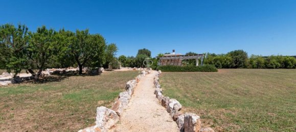 5 bedrooms Villa in Ostuni, Italy No. 64423 10