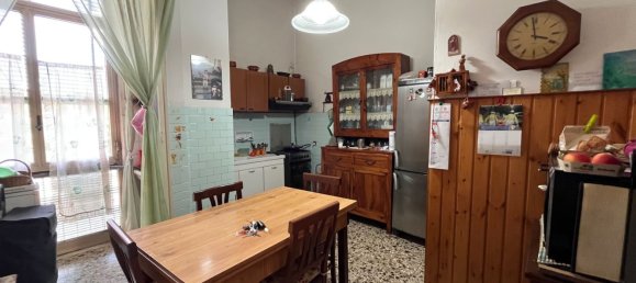 4 bedrooms Apartment in Florence, Italy No. 317257 6