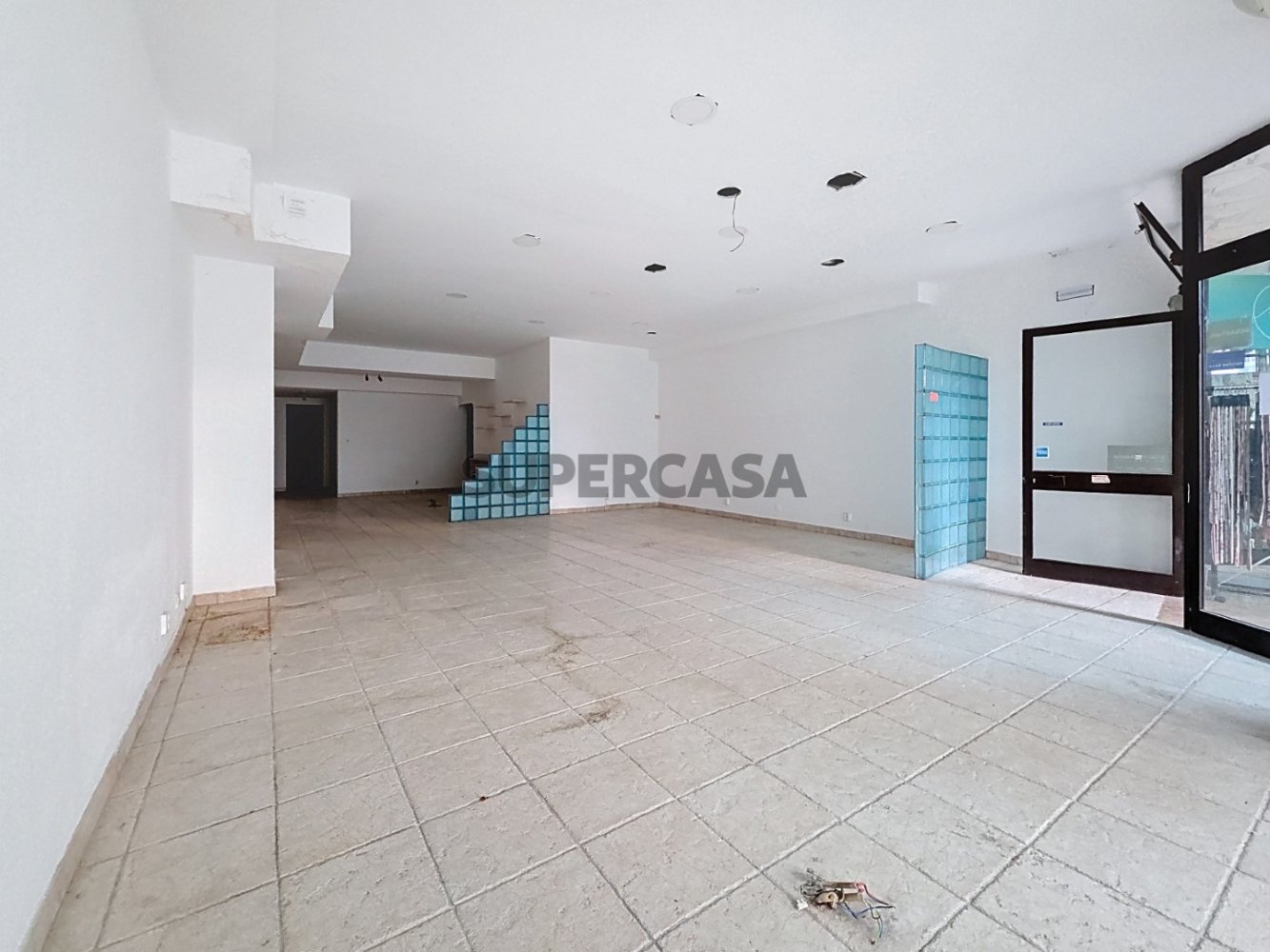 103m² Commercial property in Faro, Portugal No. 289513