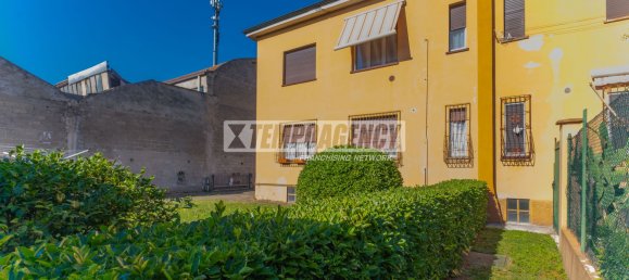 3 rooms Apartment in Milan, Italy No. 258153 2