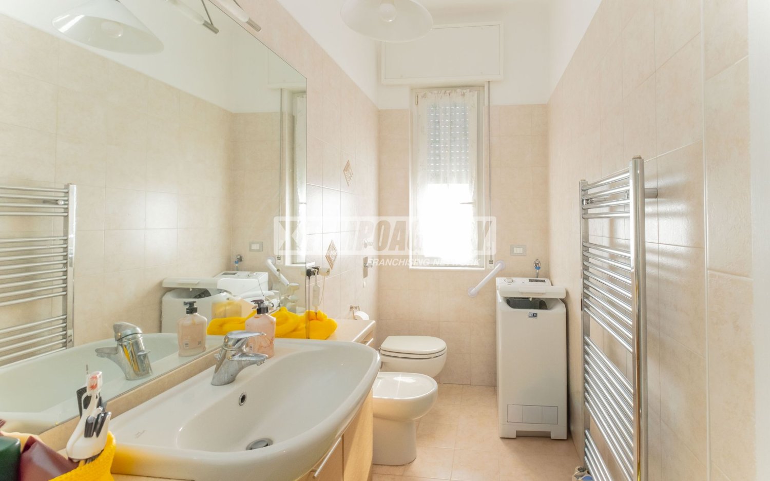 3 rooms Apartment in Milan, Italy No. 258153