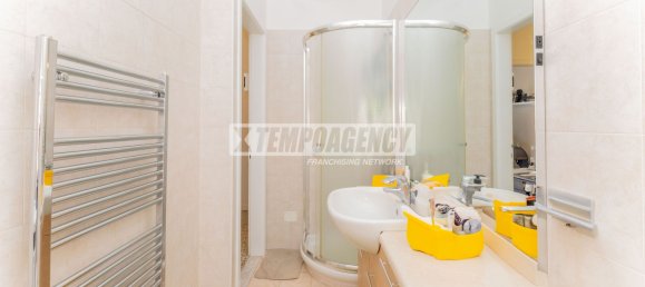 3 rooms Apartment in Milan, Italy No. 258153 4