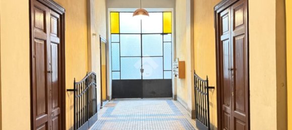 Studio in Milan, Italy No. 339073 9